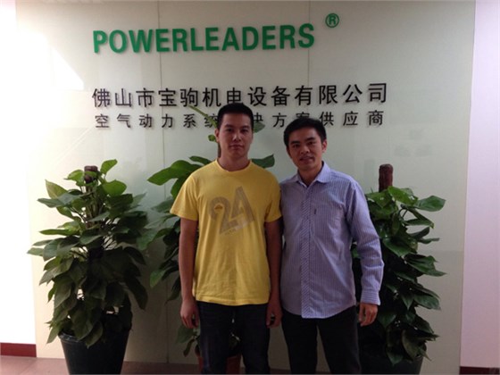 睿佳風(fēng)冷卻器-合影.jpg 睿佳風(fēng)冷卻器-合影.jpg