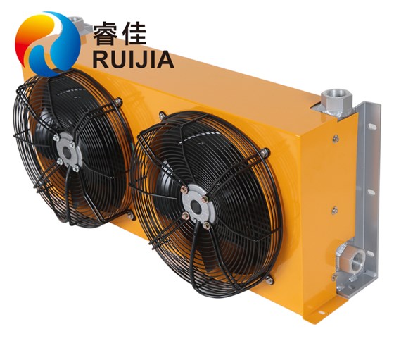 油冷卻器相關(guān)產(chǎn)品展現(xiàn) 油冷卻器相關(guān)產(chǎn)品展現(xiàn)