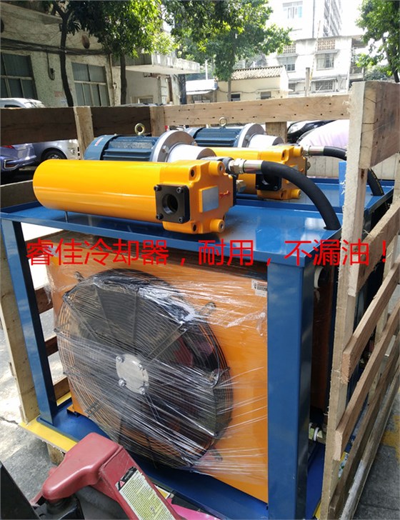 1000L獨(dú)立循環(huán)冷卻系統(tǒng).jpg 1000L獨(dú)立循環(huán)冷卻系統(tǒng).jpg