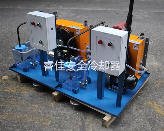 帶水泵水箱式自循環(huán)風(fēng)冷卻器.jpg 帶水泵水箱式自循環(huán)風(fēng)冷卻器.jpg