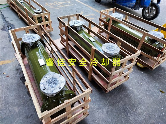 管殼式水冷卻器發(fā)貨 管殼式水冷卻器發(fā)貨