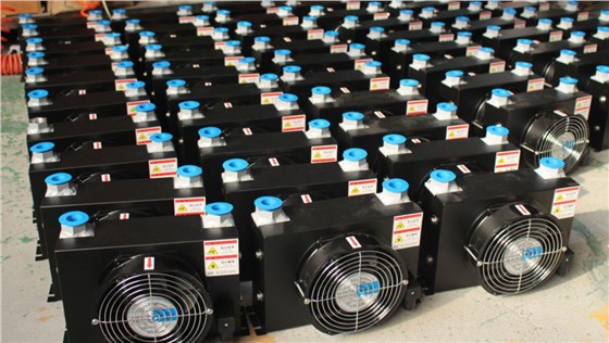 風(fēng)冷卻器打包發(fā)貨 風(fēng)冷卻器打包發(fā)貨