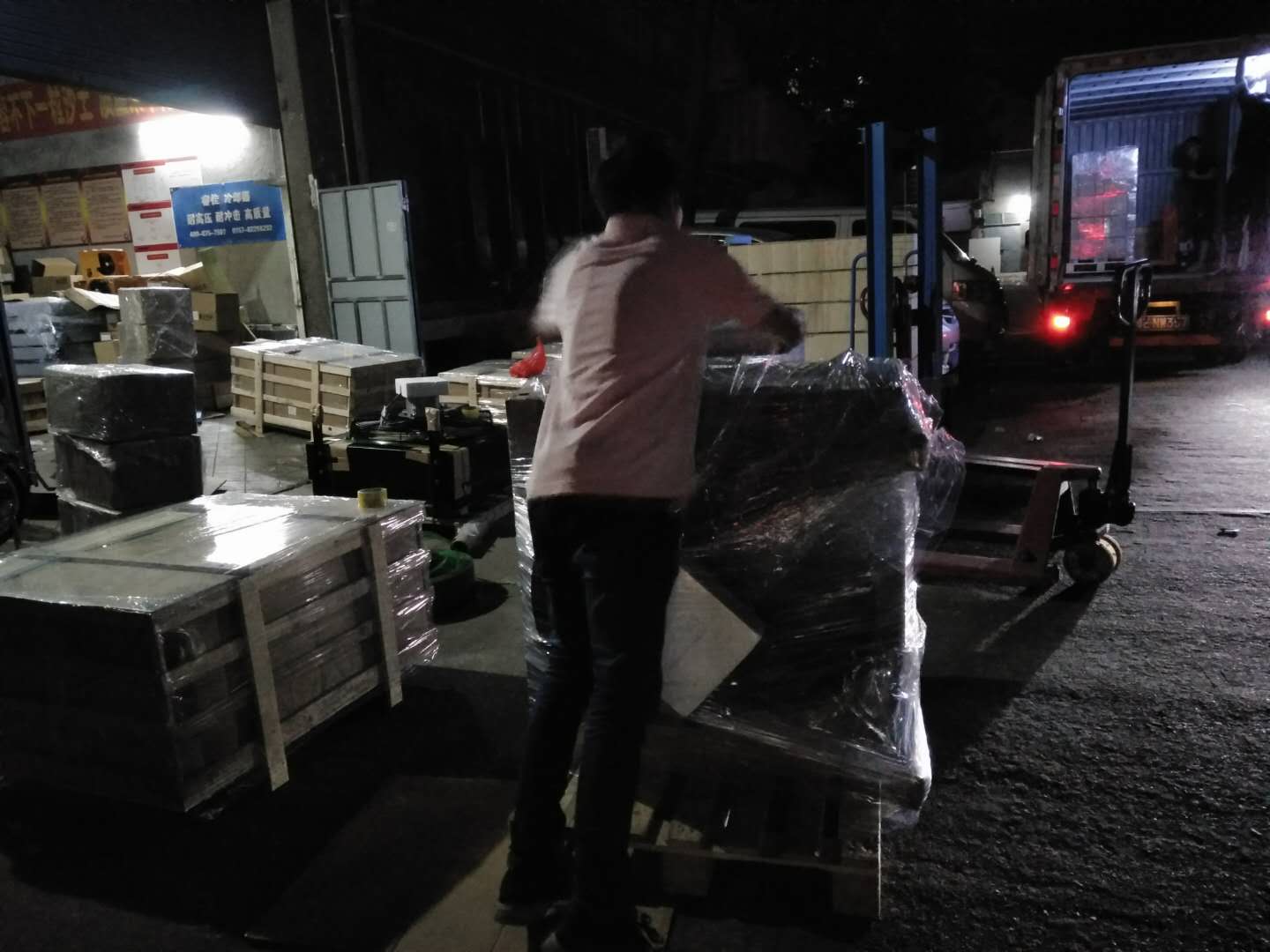 節(jié)后小高峰，睿佳<font color='red'>風(fēng)冷散熱器</font>發(fā)貨忙