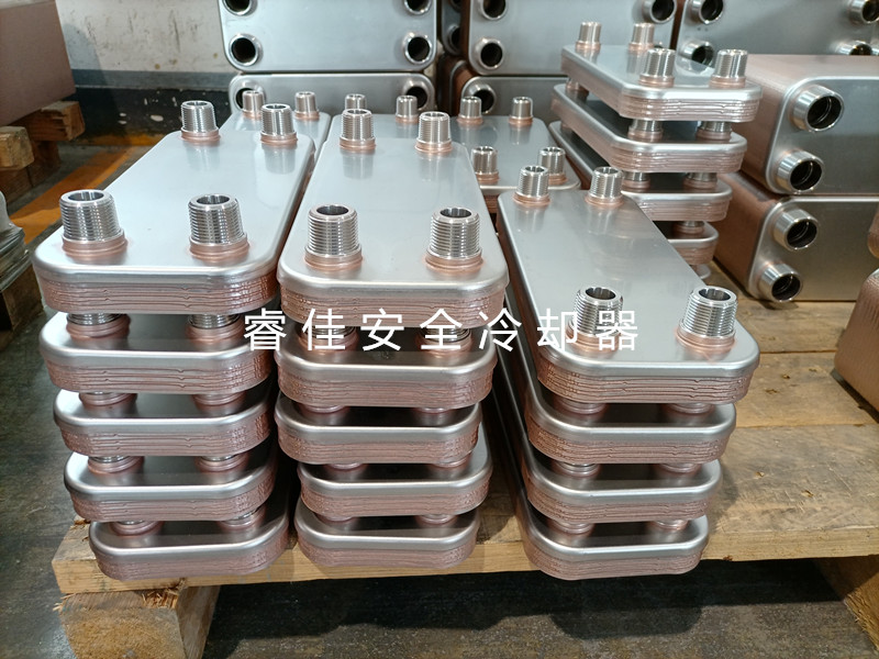 釬焊板式換熱器.jpg 釬焊板式換熱器.jpg