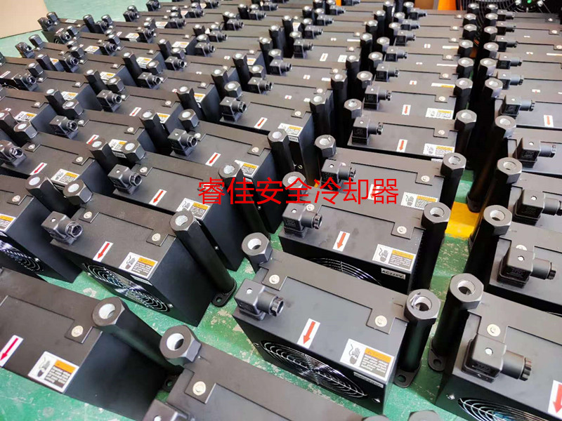 小型液壓站冷卻器RC0510T.jpg 小型液壓站冷卻器RC0510T.jpg