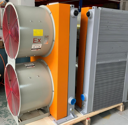 雙風(fēng)扇防爆風(fēng)機(jī)散熱器打包發(fā)貨