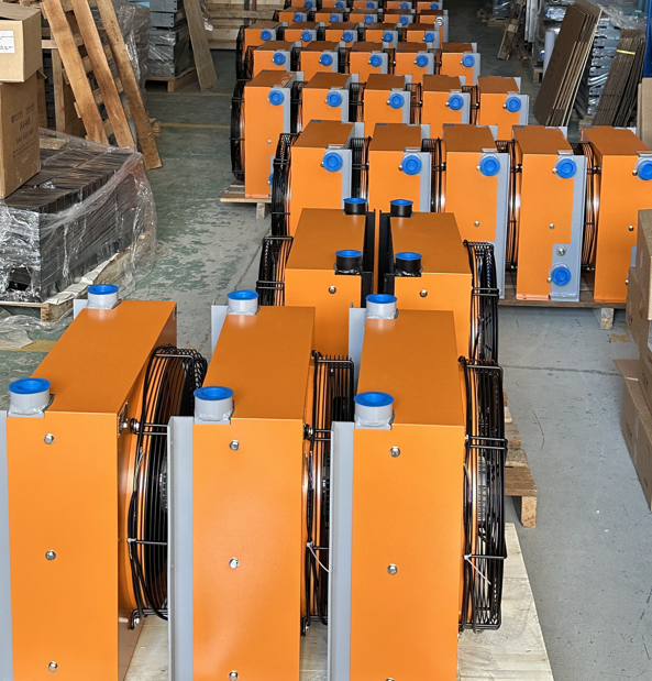 風(fēng)冷式油冷卻器打包發(fā)貨