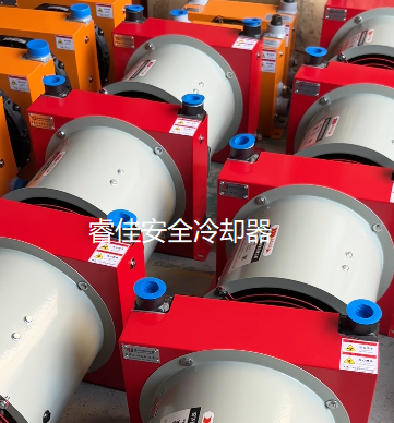 防爆風冷散熱器打包發(fā)貨 防爆風冷散熱器打包發(fā)貨