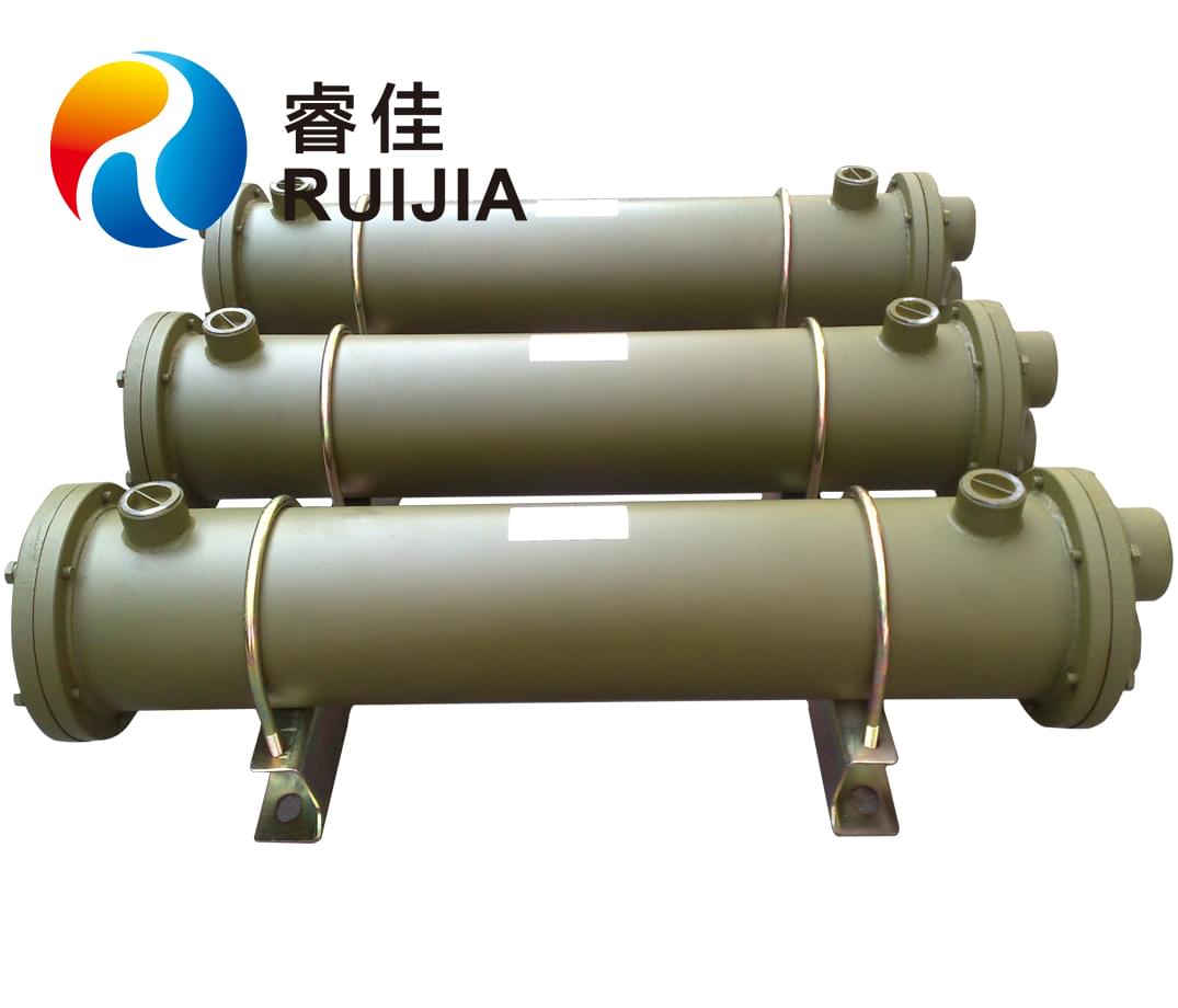 注塑機(jī)要冷卻用風(fēng)冷器好還是<font color='red'>水冷卻器</font>好？