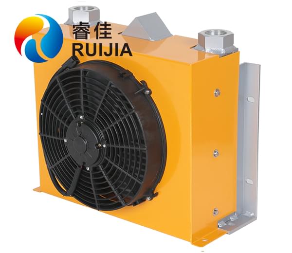 【舍近求遠(yuǎn)】李經(jīng)理采購(gòu)耐用省心吊車(chē)液壓風(fēng)冷卻器